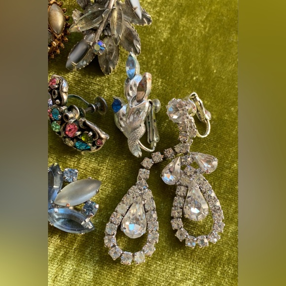 Parcel of Vintage Misfit Unmarked Marked Earrings Costume Jewelry Repair 27 - Picture 7 of 8